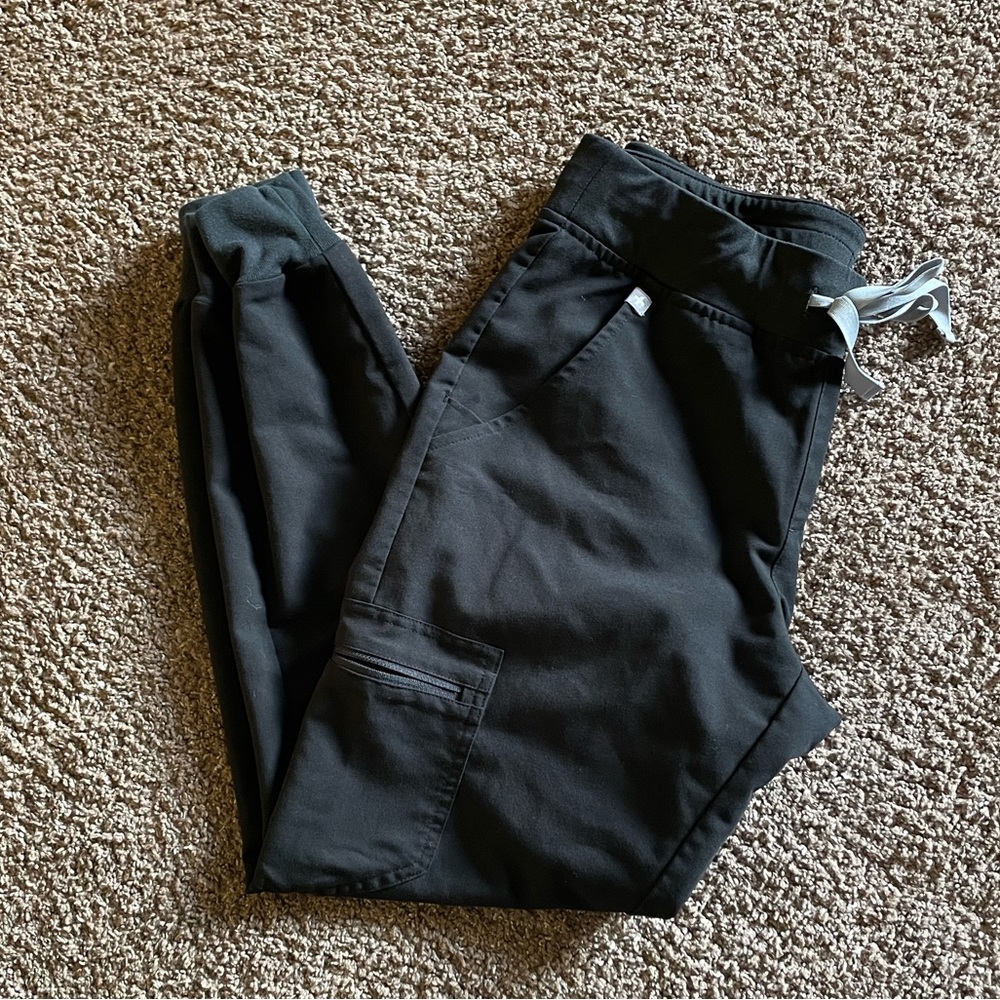 FIGS Black Zamora Jogger scrub pants